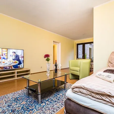 Lakeside Flat Apartment *