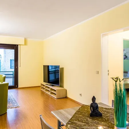Lakeside Flat Apartment Dusseldorf